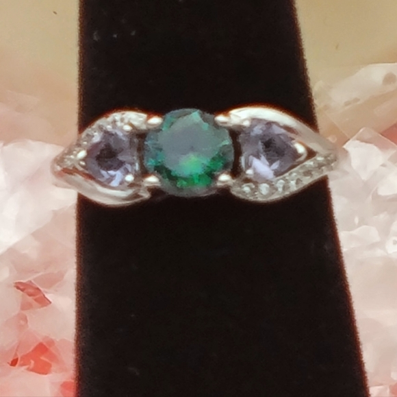 💍BEAUTIFUL💍 STERLING SILVER EMERALD & AMETHYST RING - Picture 4 of 7